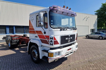 MAN 26.362 26T Manual E2 6x2 6-Cilinder engine