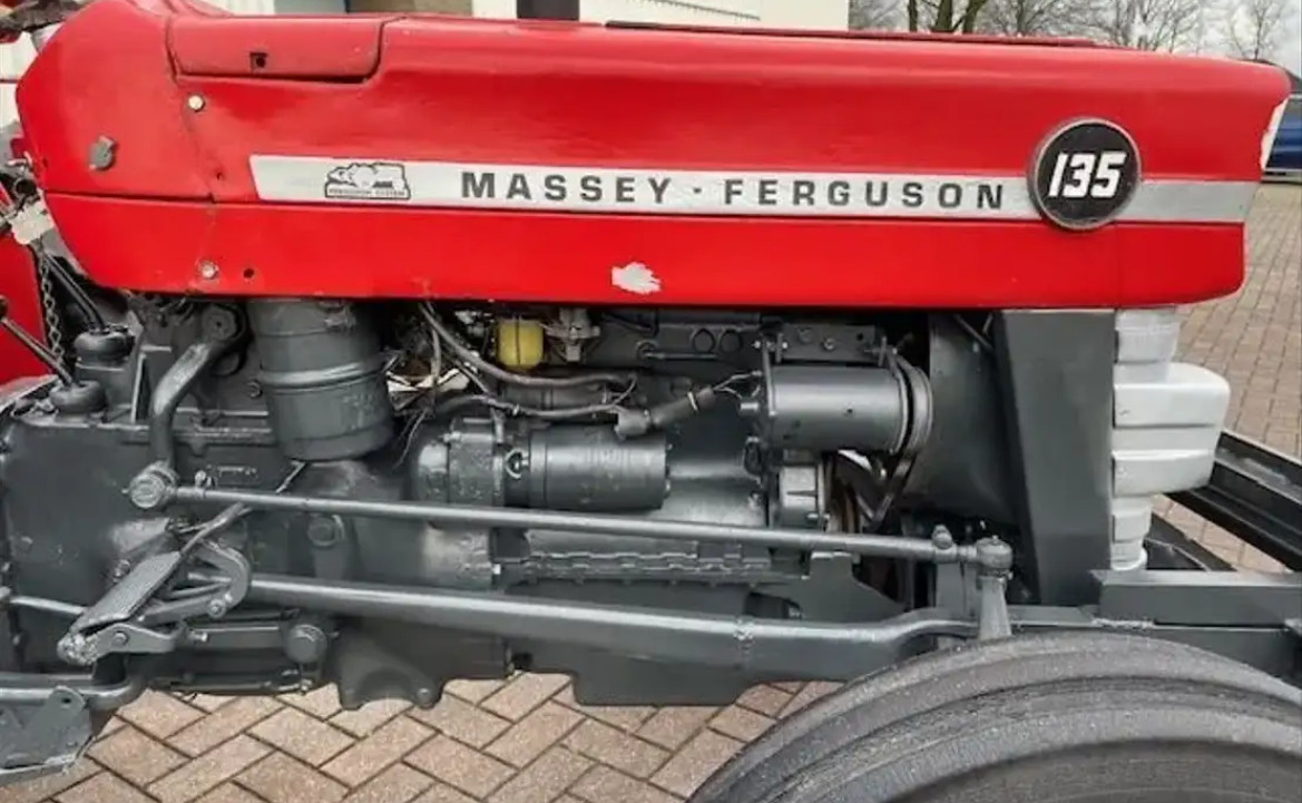 Massey Ferguson 135 TRHEE (3) CILINDER // kenteken aanwezig: Kenteken: TDK-41-S