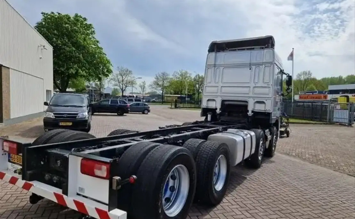 DAF XF 105.460 37T 8X2 12 Wheels Manual- Gear E5 NL-Truck