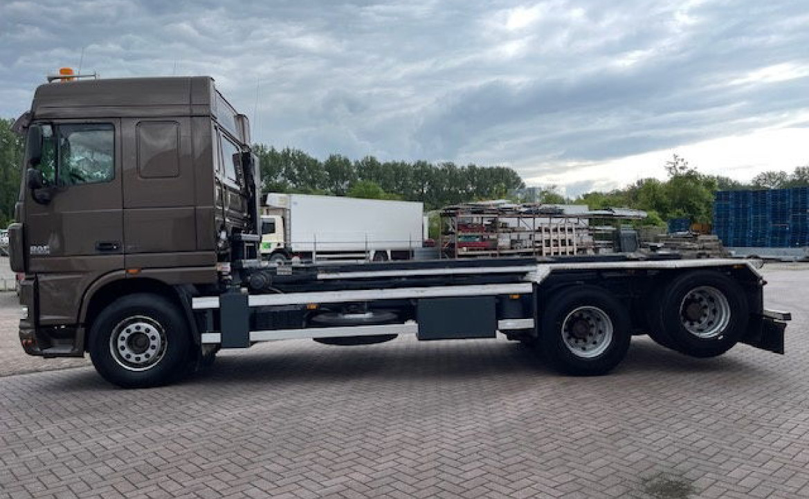 DAF XF 105.460 10 Wheels 28T 6x2 NL-Truck Euro 5