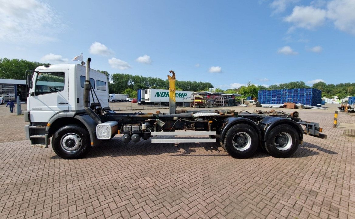 Mercedes-Benz Atego 2628 6x4 Euro 3 Manual Gear full steel suspension