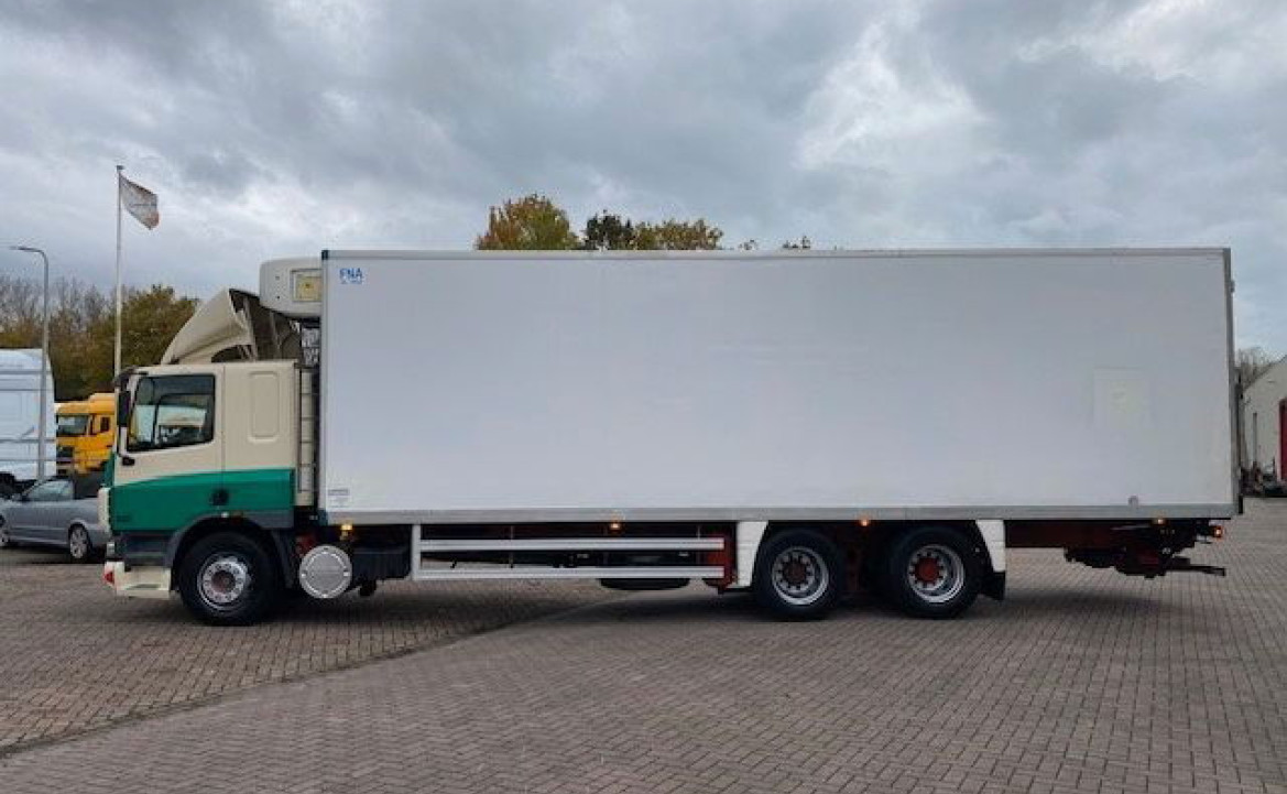 DAF CF 75.310 26T Euro 3 Manual-Gear 10 Wheels 6x2 Sleep cabine